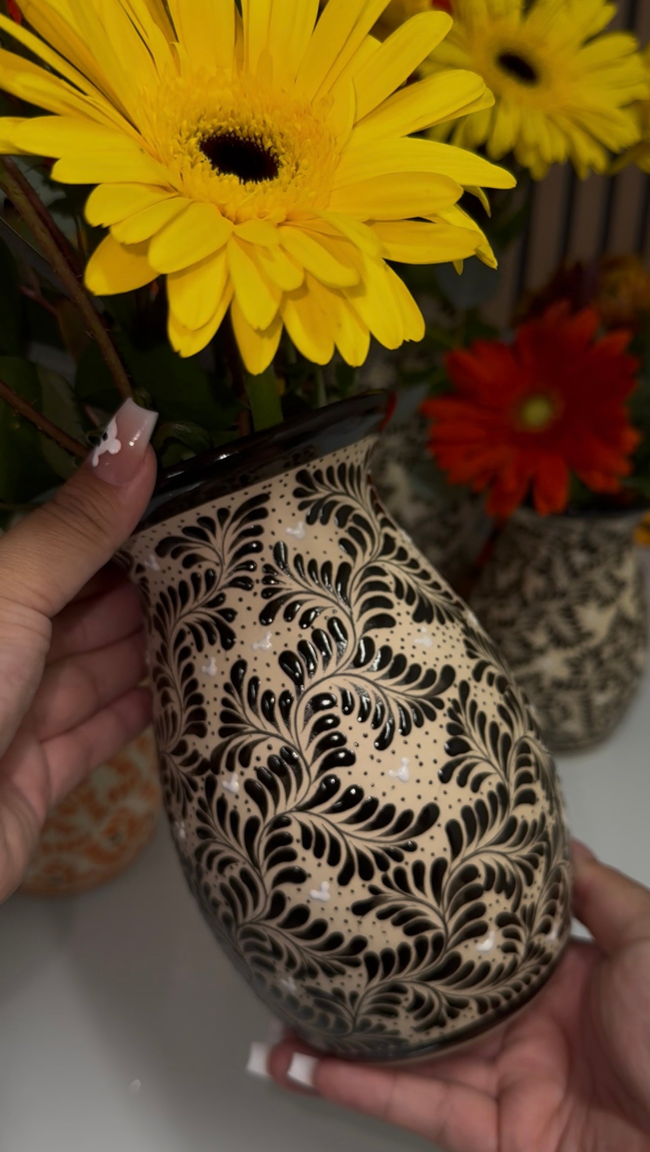 Small Black Flower Vase 🕷️